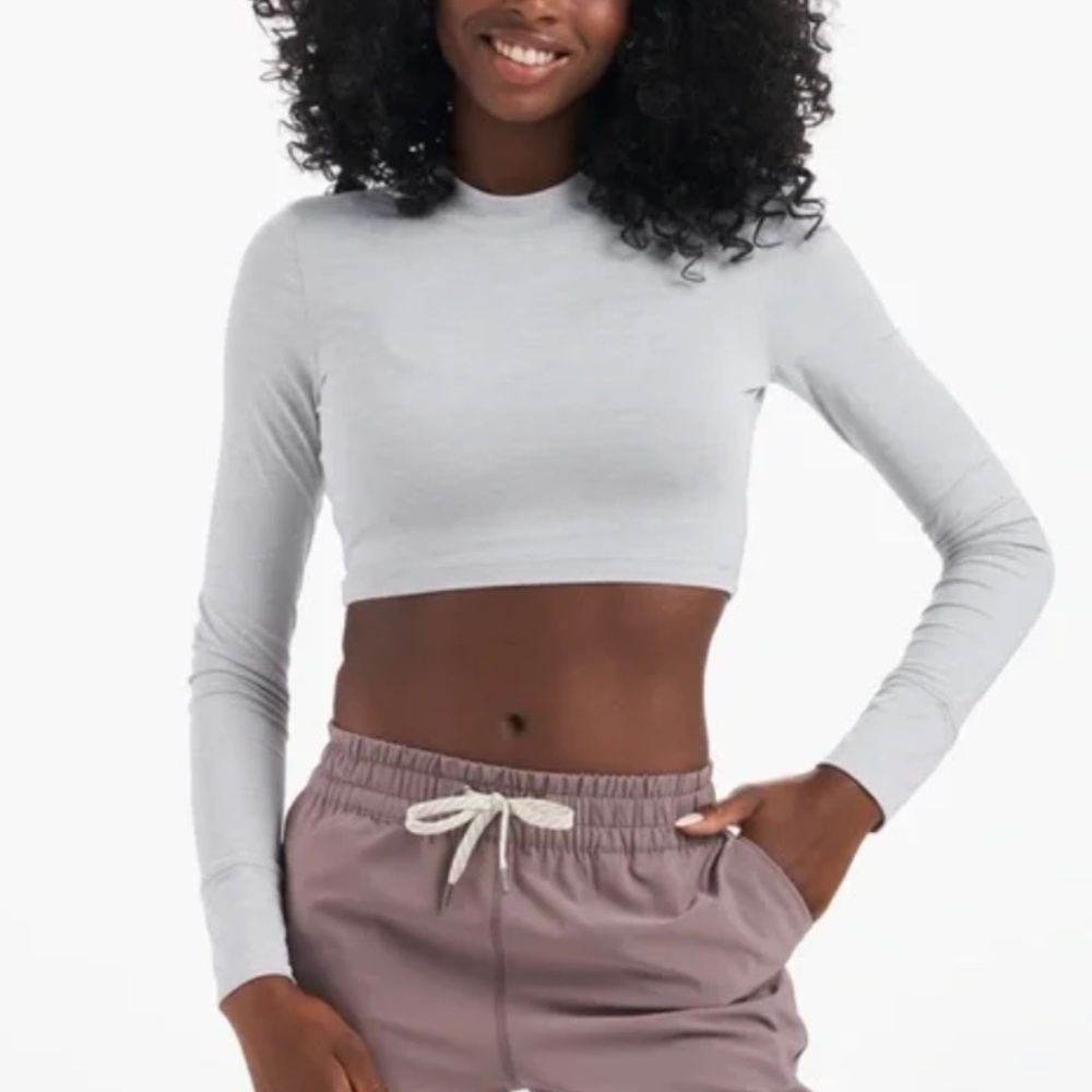 Vuori Long Sleeve Lux Cropped Athletic Tee Platinum Heather Size XL